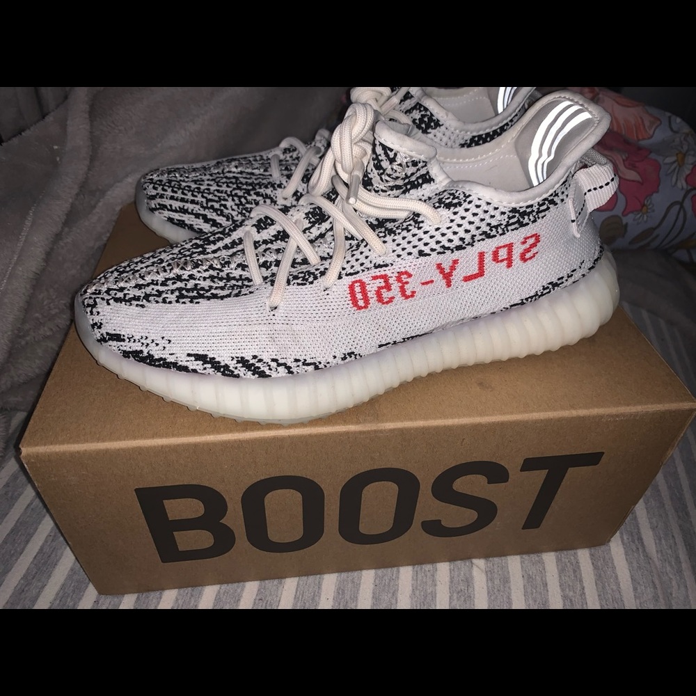 YEEZY BOOST 350 V2
